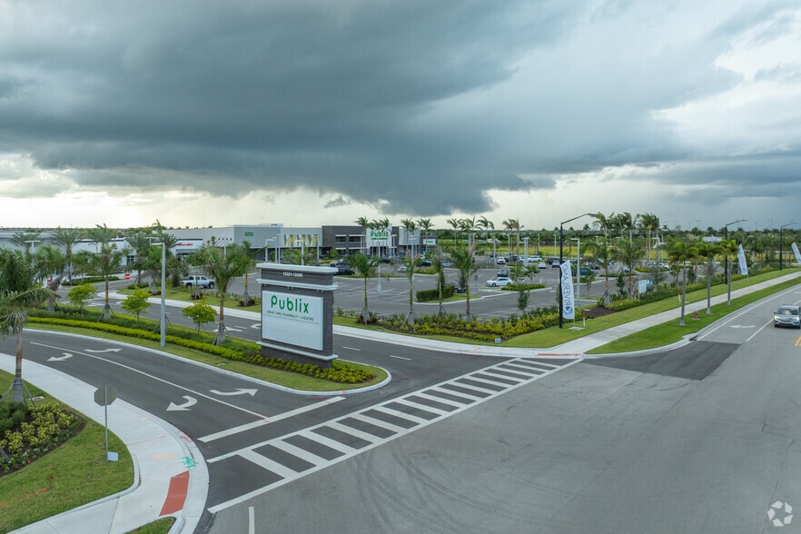 12385 Community Blvd, Port Saint Lucie, FL for lease - Building Photo - Image 3 of 4