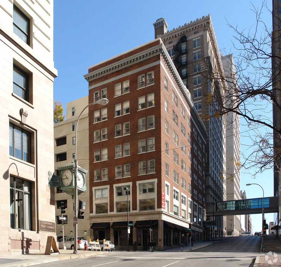 929 Walnut St, Kansas City, MO 64106