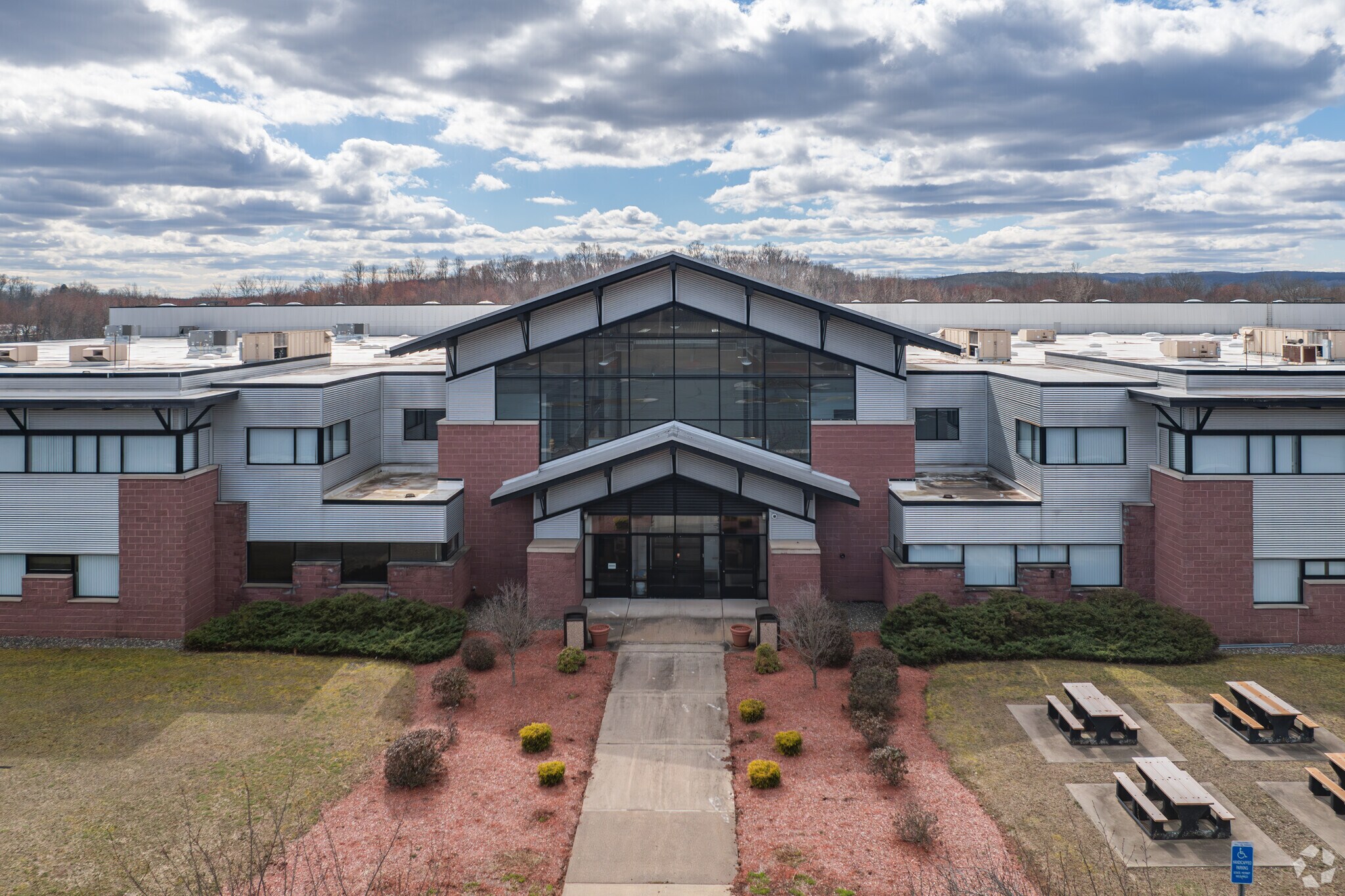 181 W Johnson Ave, Cheshire, CT for sale Primary Photo- Image 1 of 1