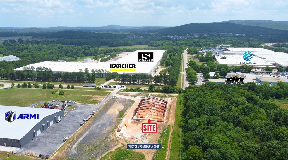 2759 S Armstrong Ave, Fayetteville, AR for lease - Building Photo - Image 1 of 9