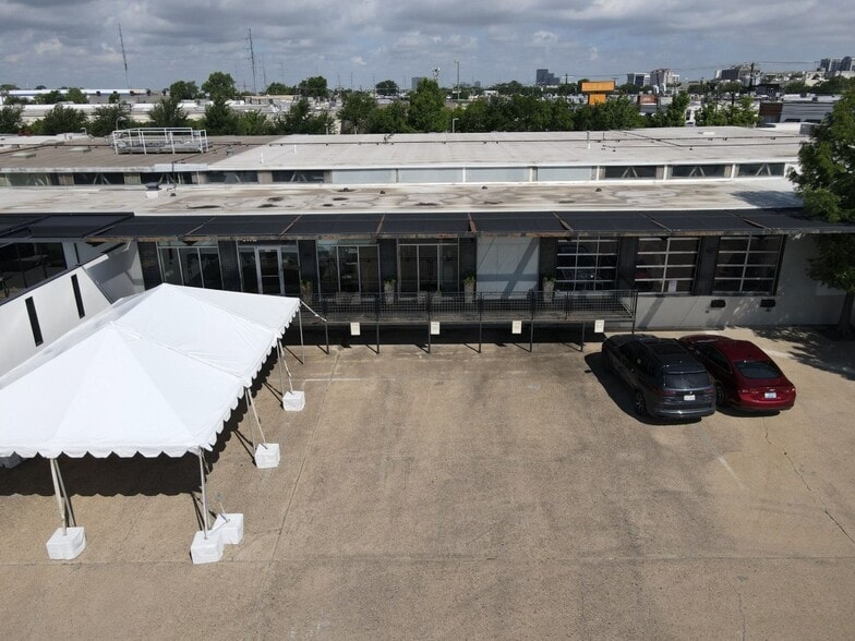 2001 Irving Blvd, Dallas, TX for sale - Building Photo - Image 2 of 18