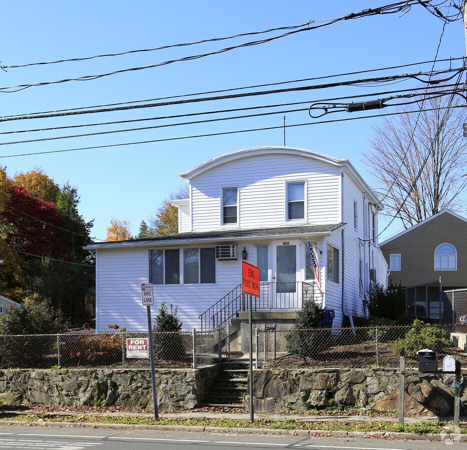 301 Strawberry Hill Ave, Norwalk, CT 06851