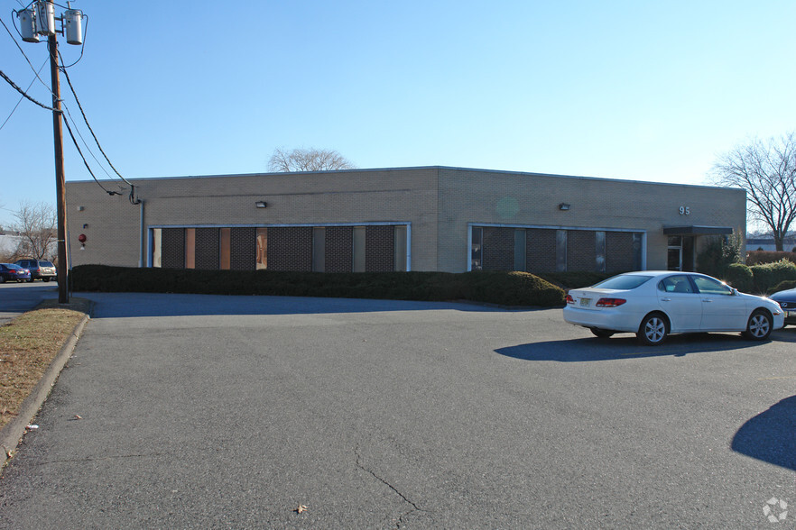 95 Cedar Ln, Englewood, NJ for lease - Building Photo - Image 2 of 4