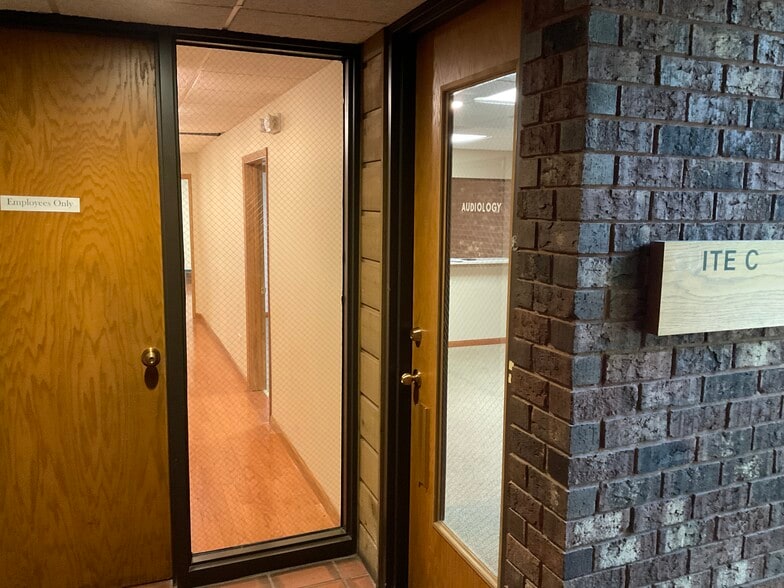 900 Ridge Rd, Munster, IN for lease - Building Photo - Image 2 of 11