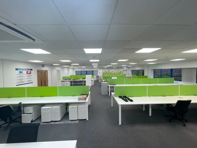 Epsom Ct, Trowbridge for lease - Building Photo - Image 3 of 12