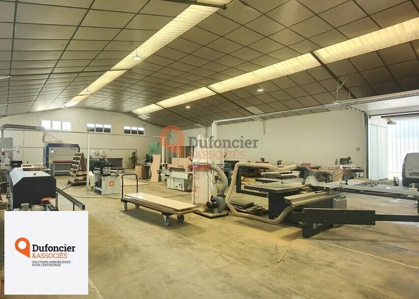 Flex in Poitiers for lease - Interior Photo - Image 3 of 5