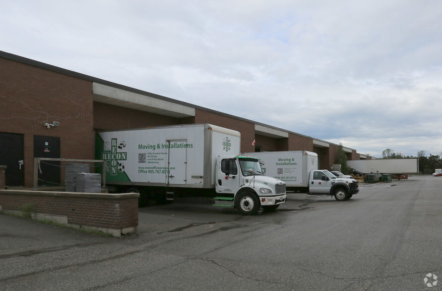 2001 Thickson Rd, Whitby, ON for lease - Building Photo - Image 3 of 10