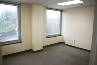 6930 Carroll Ave, Takoma Park, MD for lease Interior Photo- Image 2 of 4