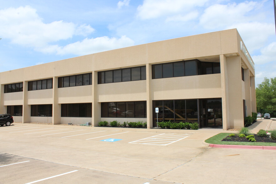 1007-1009 N Earl Rudder Fwy, Bryan, TX for lease - Building Photo - Image 3 of 3