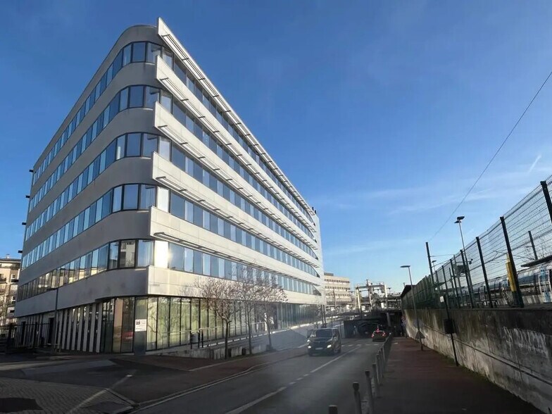 1 Rue Raoul Dautry, Ermont for lease - Building Photo - Image 3 of 19