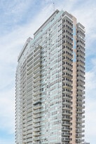 800 Tower Apartments - Bar
