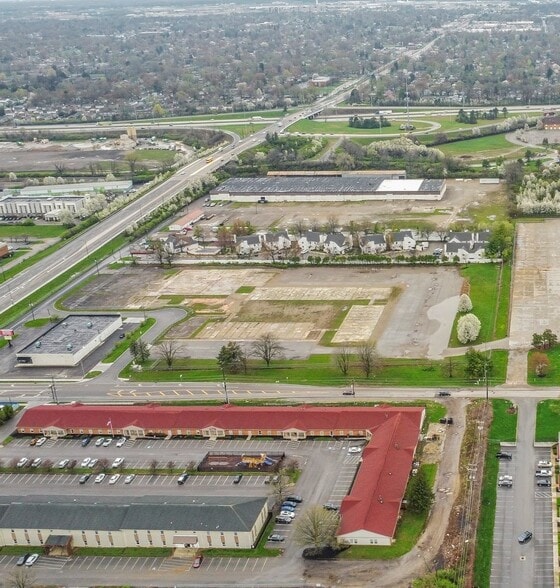 2124-2145 S Hamilton Rd, Columbus, OH for lease - Building Photo - Image 3 of 3