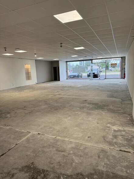 326 Avenue Du Médoc, Eysines for lease - Interior Photo - Image 3 of 3