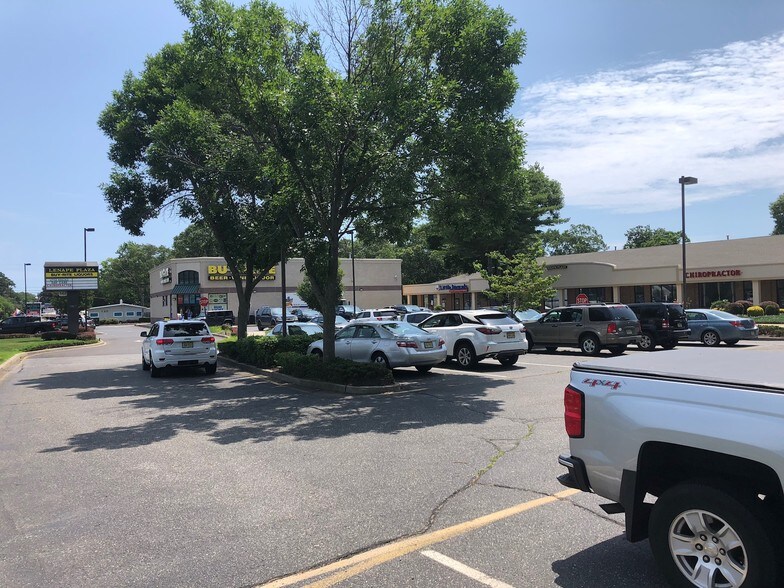 567 Mantoloking Rd, Brick, NJ 08723