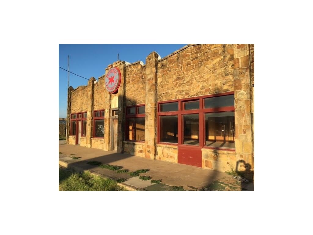 9516 E Highway 377, Cresson, TX 76035