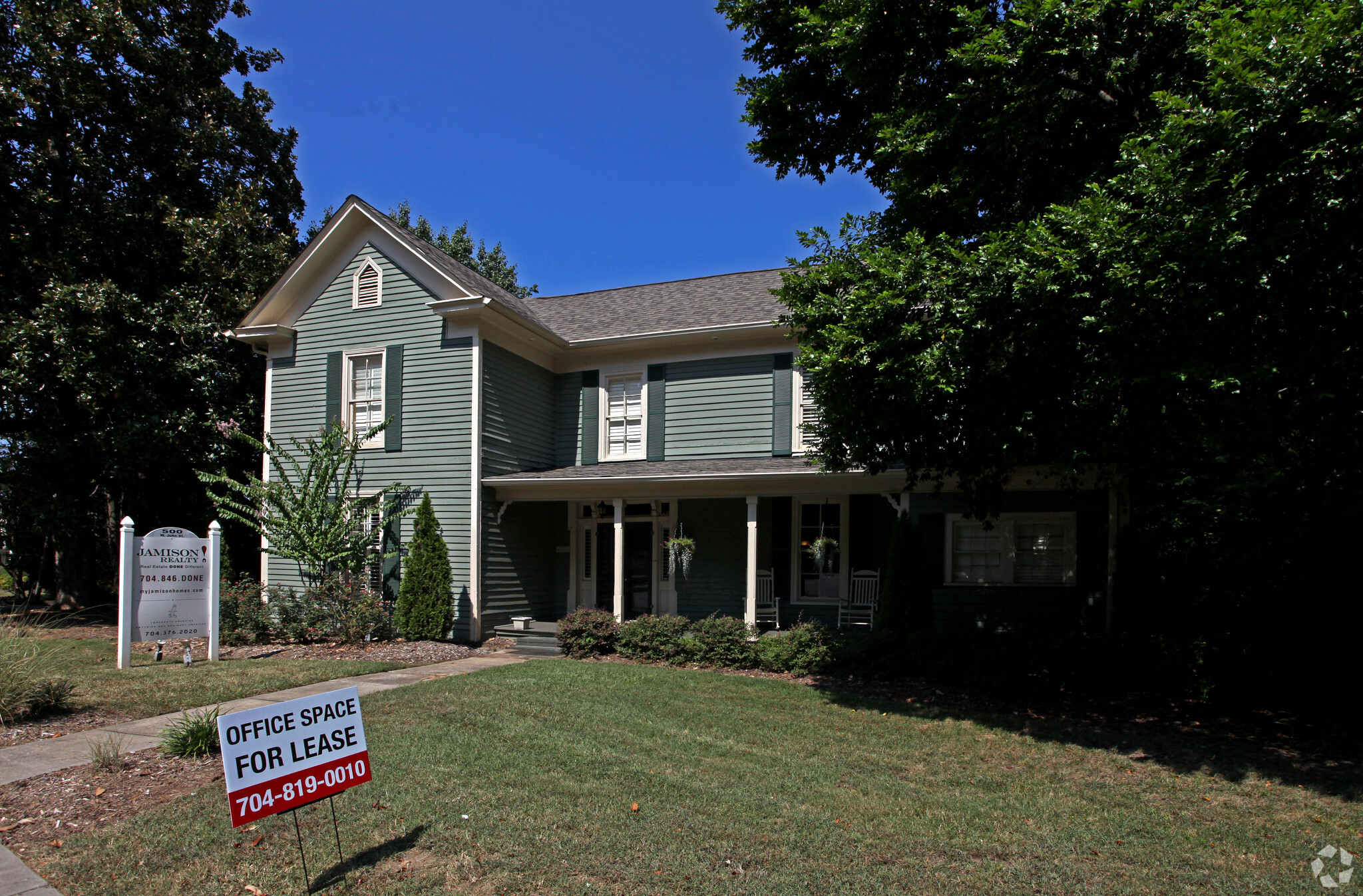 500 W John St, Matthews, NC for sale Primary Photo- Image 1 of 41