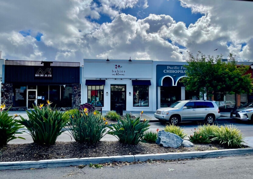 127 Main St, Vista, CA for lease - Building Photo - Image 3 of 9