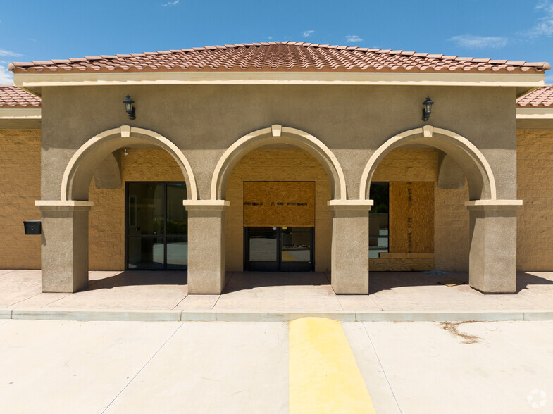 2935 Oswell St, Bakersfield, CA for lease - Building Photo - Image 3 of 25