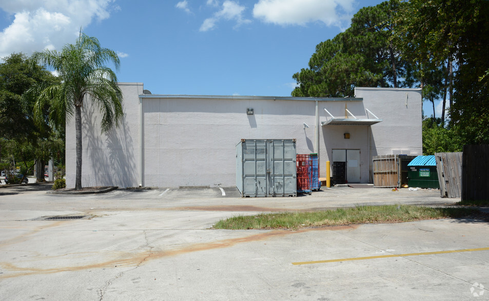 301 NE Prima Vista Blvd, Port Saint Lucie, FL for lease - Building Photo - Image 2 of 3