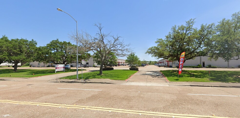 902-910 Gemini, Houston, TX for lease - Building Photo - Image 1 of 6