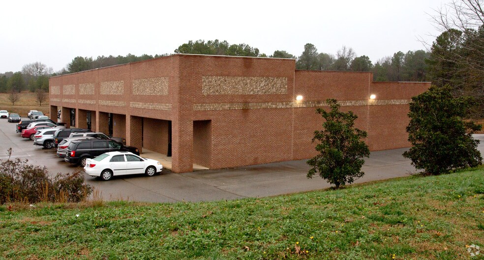 309 Walker Xing, Locust Grove, GA for sale - Primary Photo - Image 1 of 1