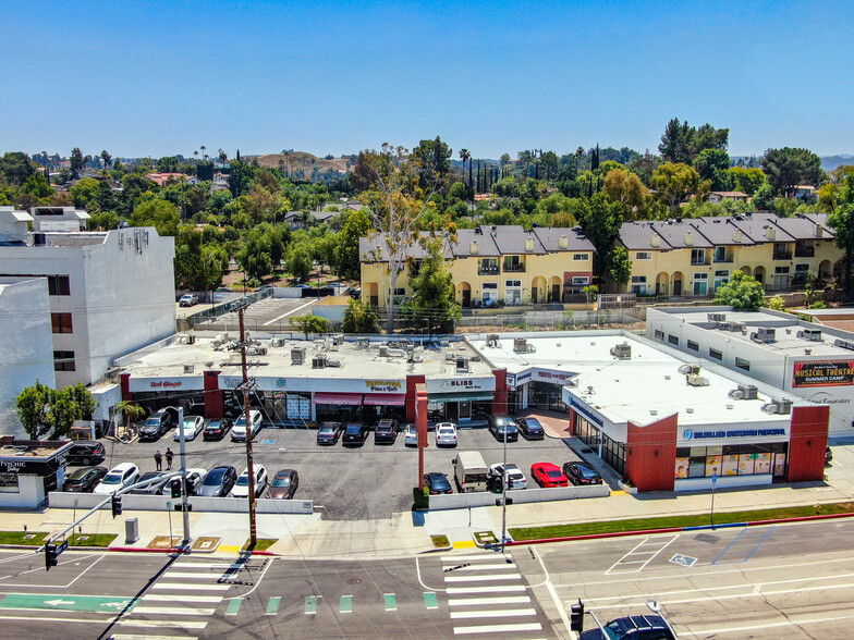 22982-23010 Ventura Blvd, Woodland Hills, CA for sale - Building Photo - Image 1 of 14