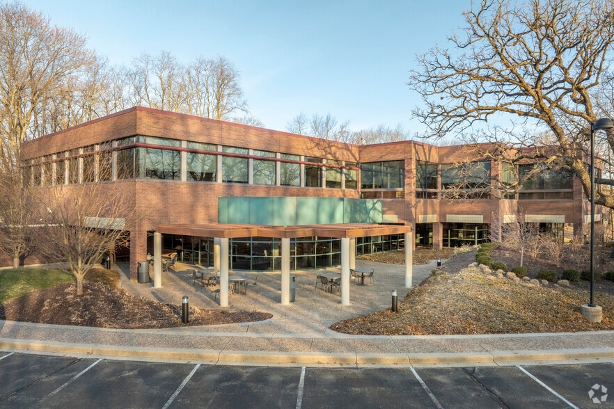 1002 Deming Way, Madison, WI for sale - Building Photo - Image 1 of 23
