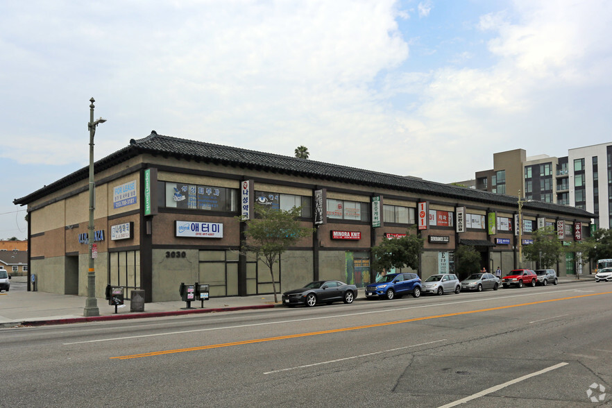 3030 W Olympic Blvd, Los Angeles, CA for lease - Building Photo - Image 1 of 8