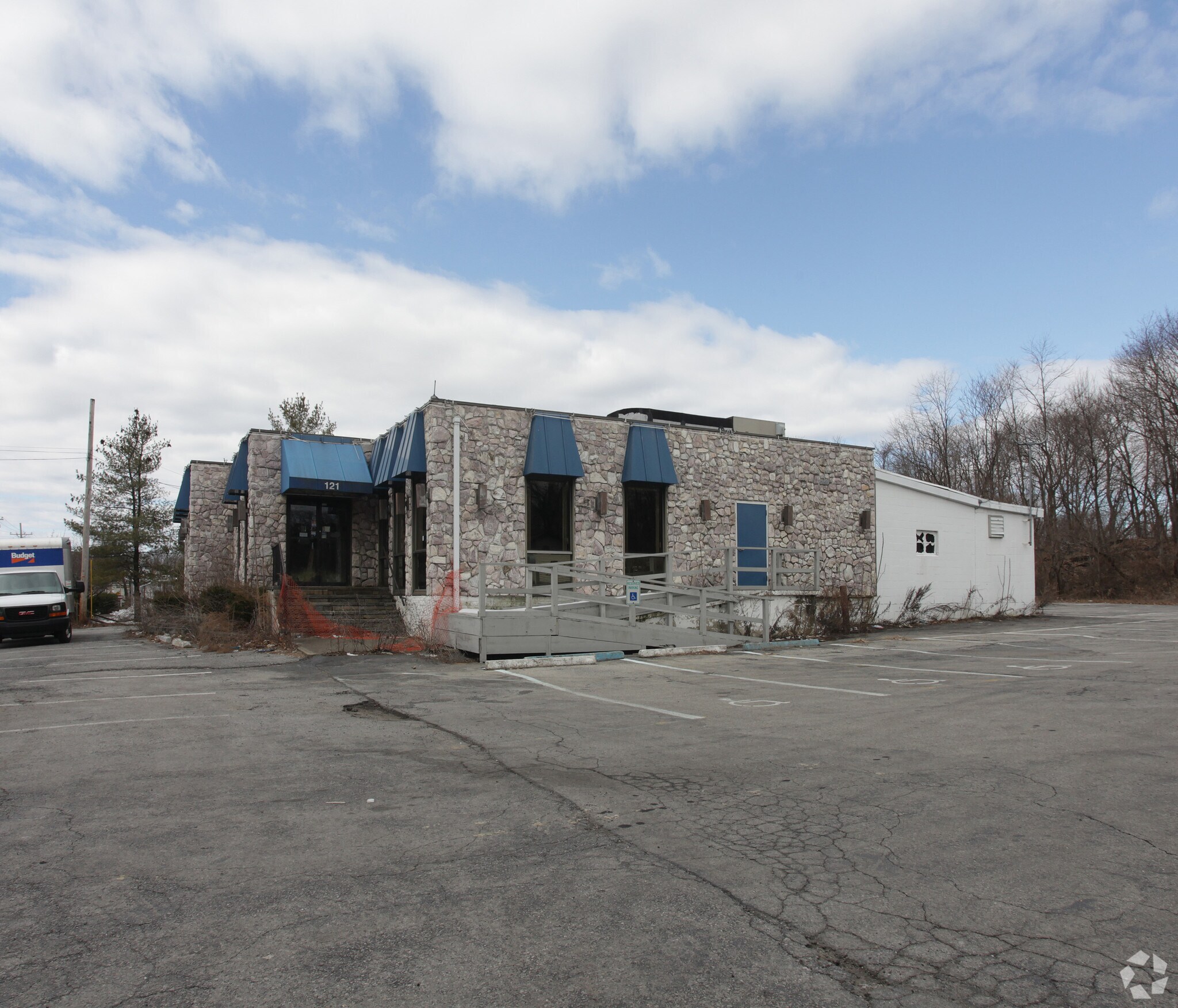 121 Parker Ave, Poughkeepsie, NY for sale Primary Photo- Image 1 of 1