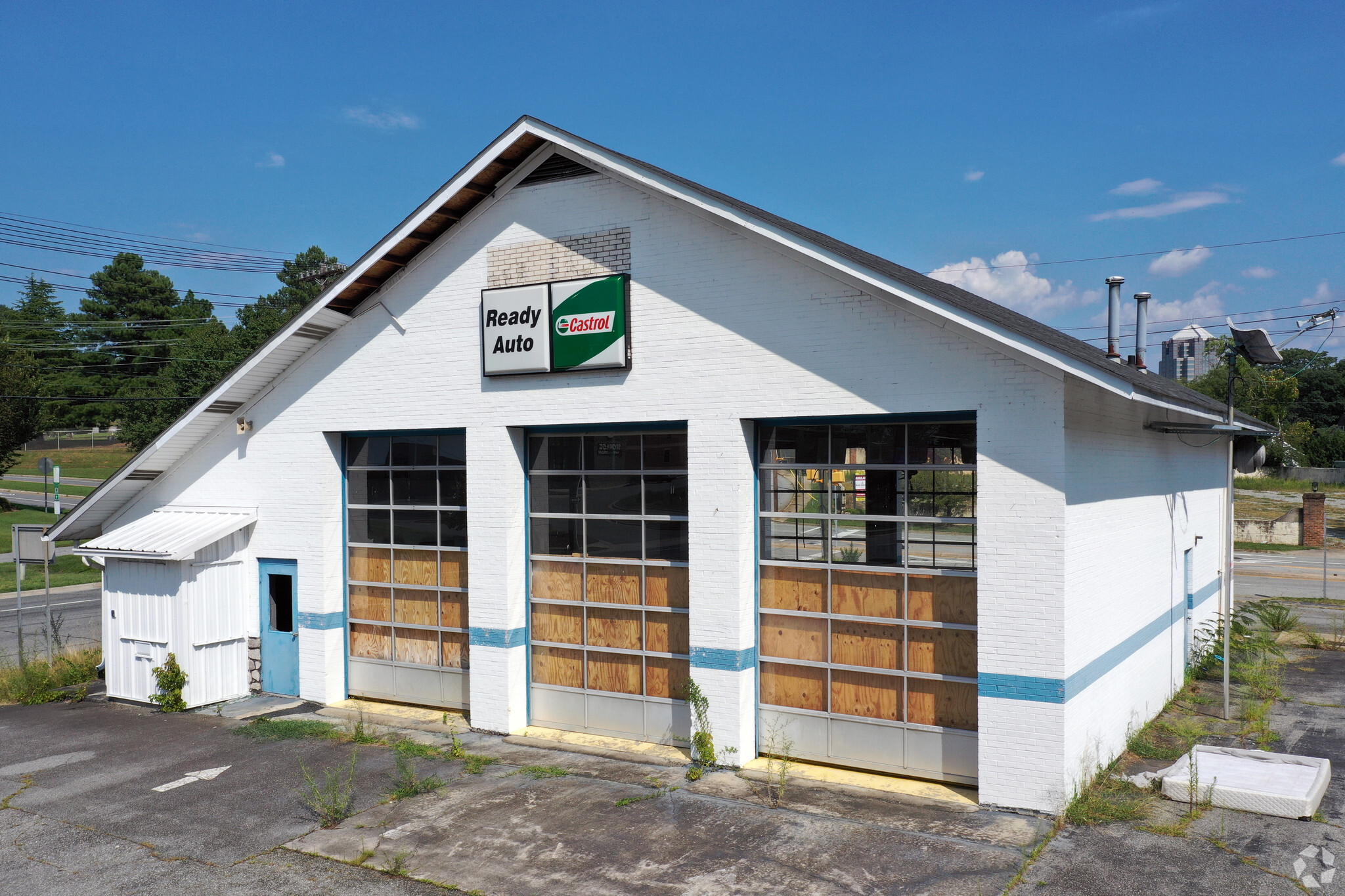 1013 Battleground Ave, Greensboro, NC for lease Building Photo- Image 1 of 9