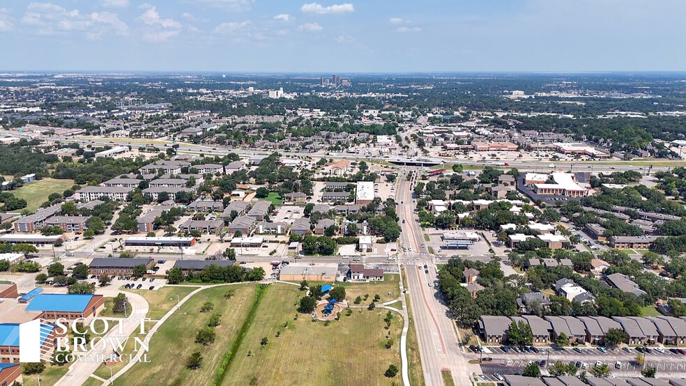 638 Londonderry Ln, Denton, TX for lease - Building Photo - Image 3 of 35