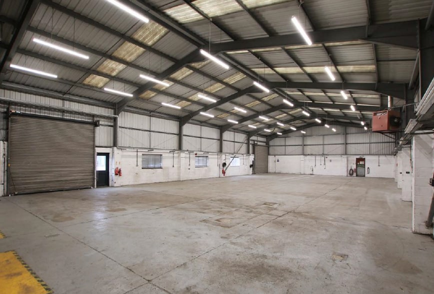 Wheaton Rd, Witham for sale - Interior Photo - Image 2 of 2