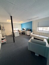 361 Park Rd, West Hartford, CT for lease Interior Photo- Image 1 of 4