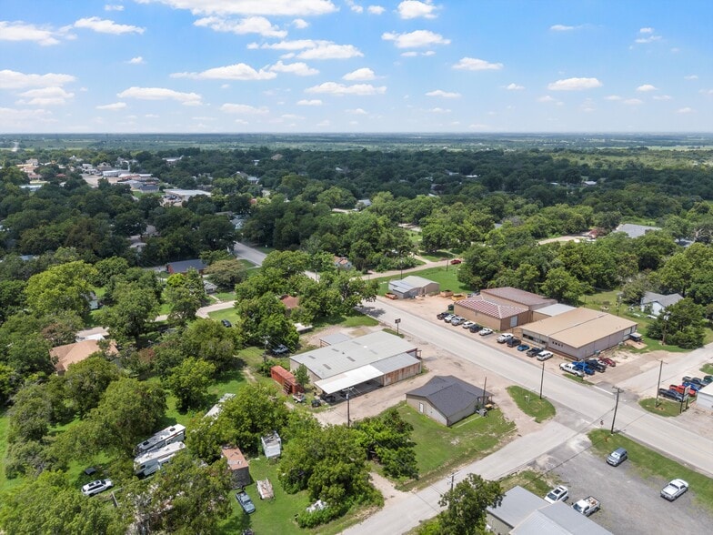 604 NE 4th St, Hubbard, TX for sale - Building Photo - Image 2 of 6