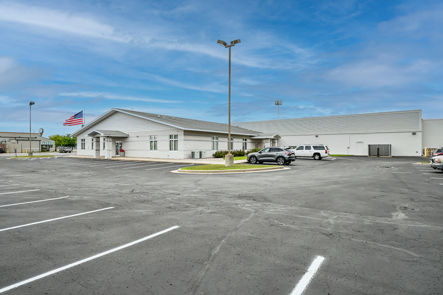 2213 8th St S, Wisconsin Rapids, WI for sale - Primary Photo - Image 1 of 4