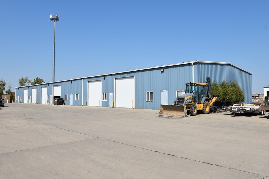 4105 38th St S, Fargo, ND for sale - Primary Photo - Image 1 of 1
