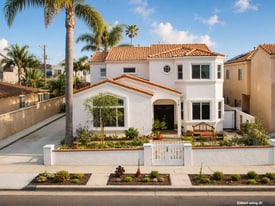 218 Indianapolis Ave, Huntington Beach CA - Triplex Property