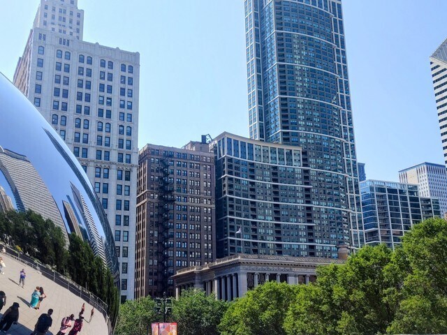 111 N Wabash Ave, Chicago, IL for sale - Building Photo - Image 2 of 176