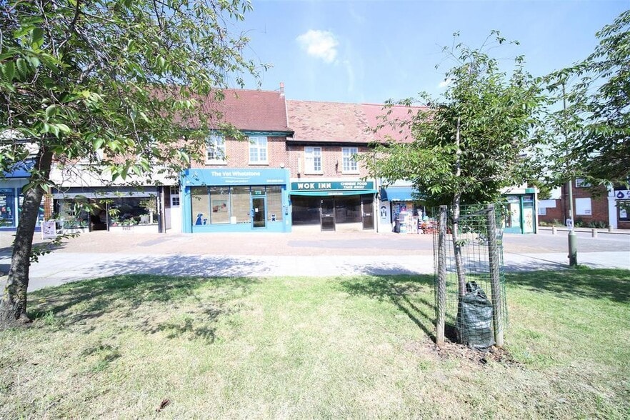 249 Oakleigh Rd N, London for lease - Building Photo - Image 2 of 17