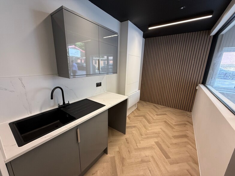 Wilmslow Rd, Wilmslow for lease - Building Photo - Image 3 of 5