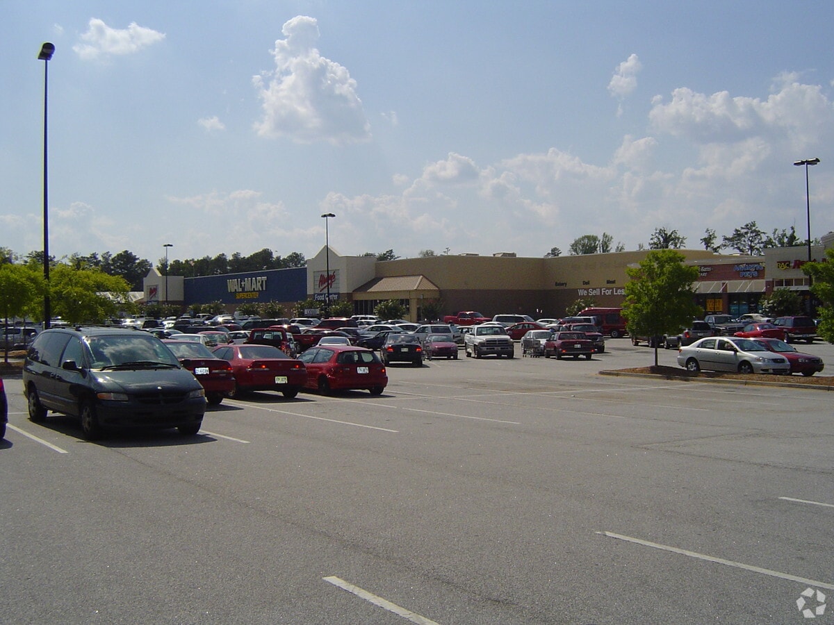 135 Willow Ln, Mcdonough, GA 30253