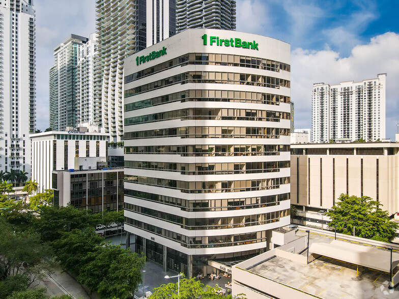 848 Brickell Ave, Miami, FL for lease - Primary Photo - Image 1 of 5