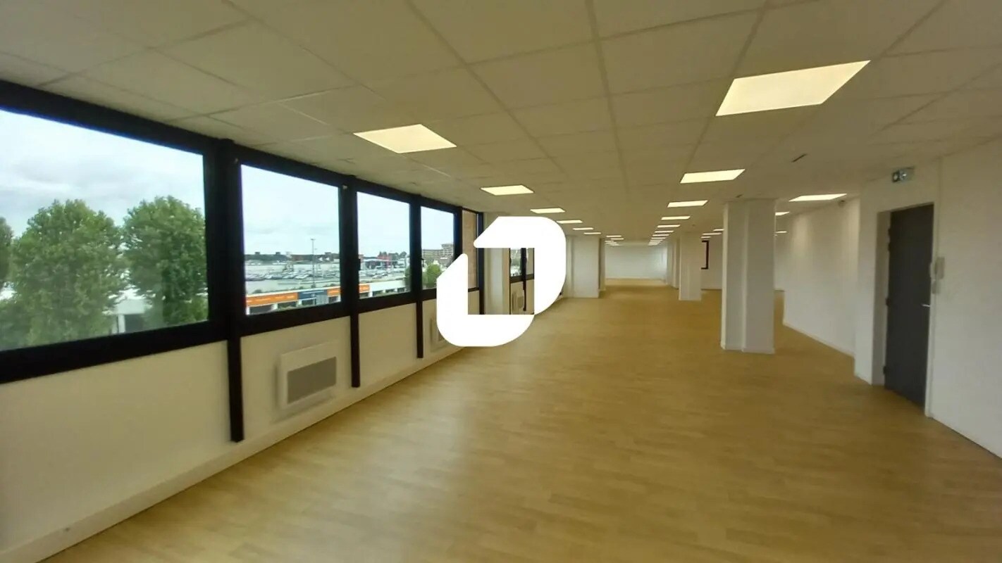Office in VILLENEUVE-D'ASCQ for lease Interior Photo- Image 1 of 9