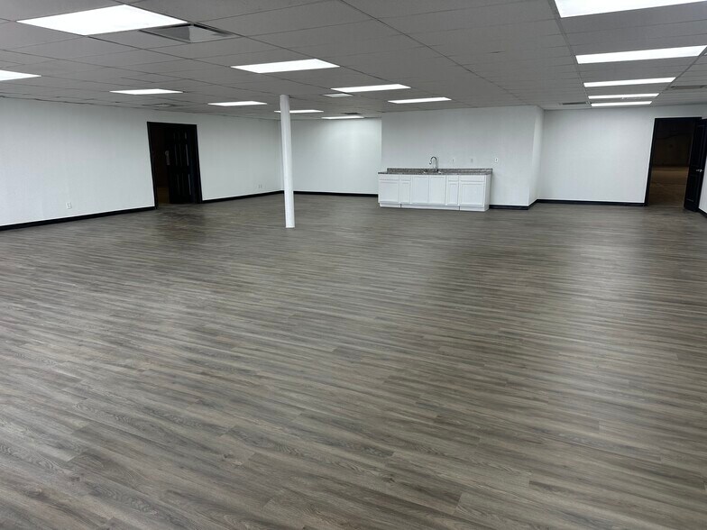 3201 Military Pky, Mesquite, TX for lease - Interior Photo - Image 2 of 3