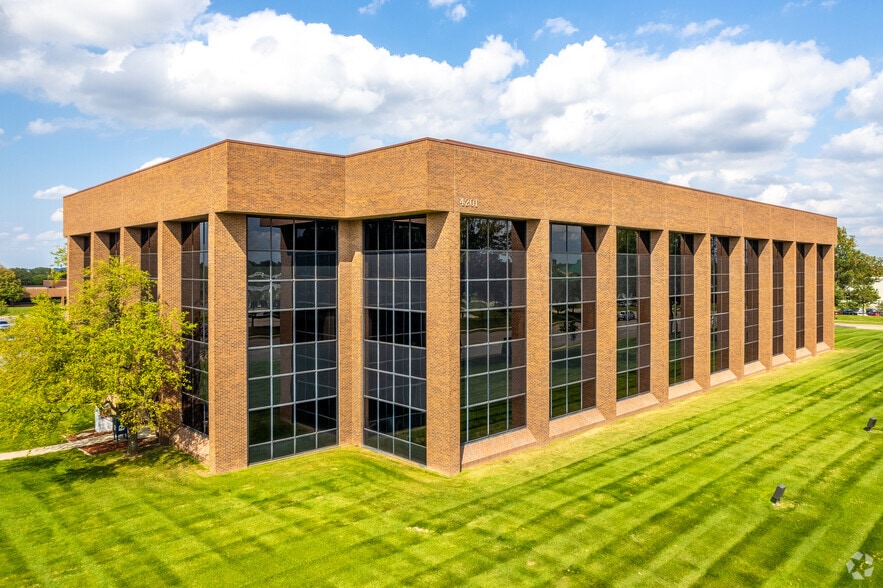 4201 Westown Pky, West Des Moines, IA for lease - Building Photo - Image 2 of 7