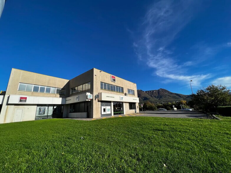 Office in Digne-les-Bains for lease - Building Photo - Image 1 of 2