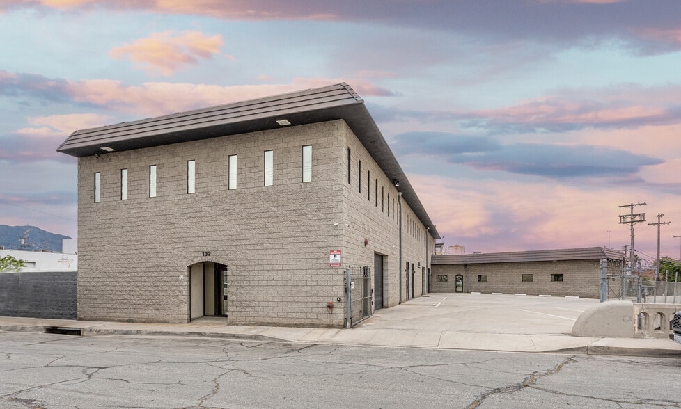 132-142 W Verdugo Ave, Burbank, CA for lease - Building Photo - Image 1 of 33