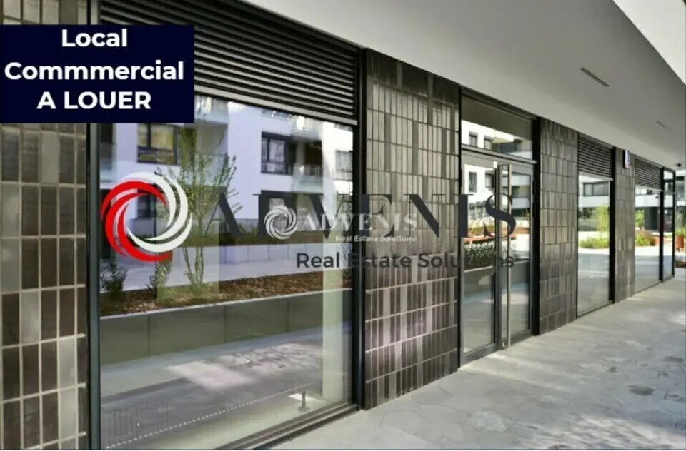 Retail in Nîmes for lease Building Photo- Image 1 of 2