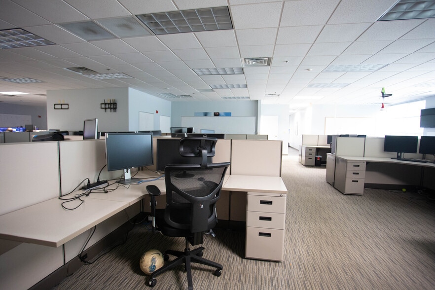 3050 Technology Pky, Orlando, FL for lease - Interior Photo - Image 3 of 6