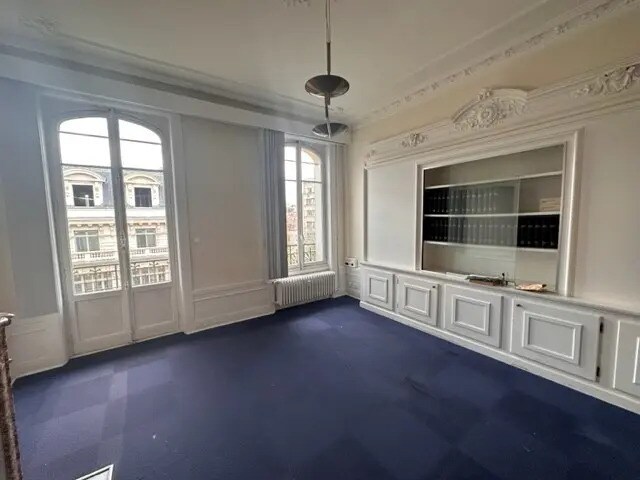 Office in Saint-Étienne for lease - Building Photo - Image 2 of 6